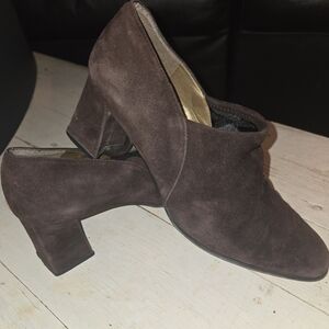 Stuart Weitzman Size 8 Dark Brown Suede Chunky Block 2.5" Heel GUC Fall Wedding